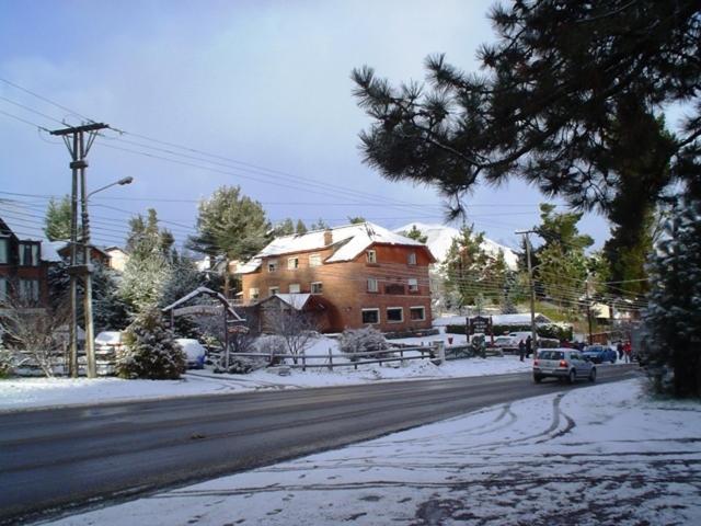 Hosteria Nuevo Pinar San Carlos de Bariloche Exterior photo